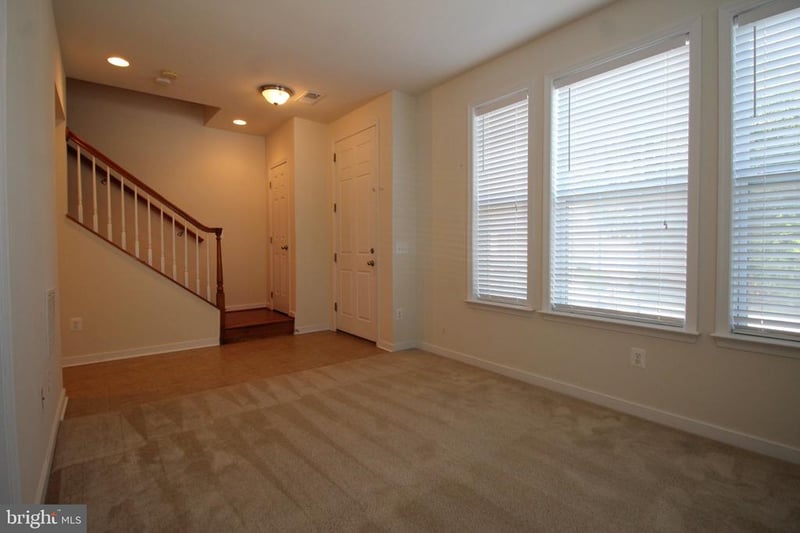 5800 Foley St, Alexandria, VA 22303