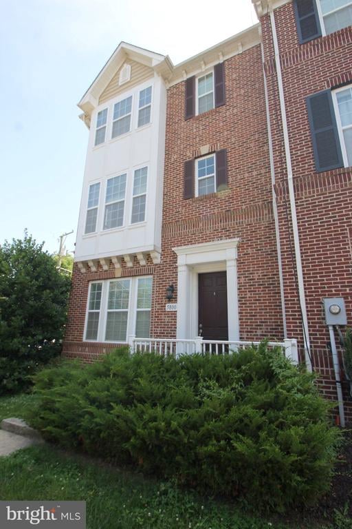 5800 Foley St, Alexandria, VA 22303
