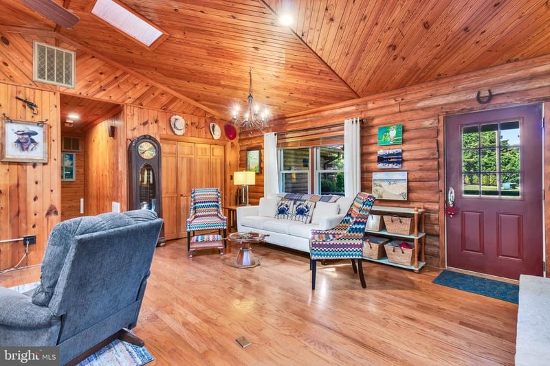 3 Cabin Point Dr, Montross, VA 22520