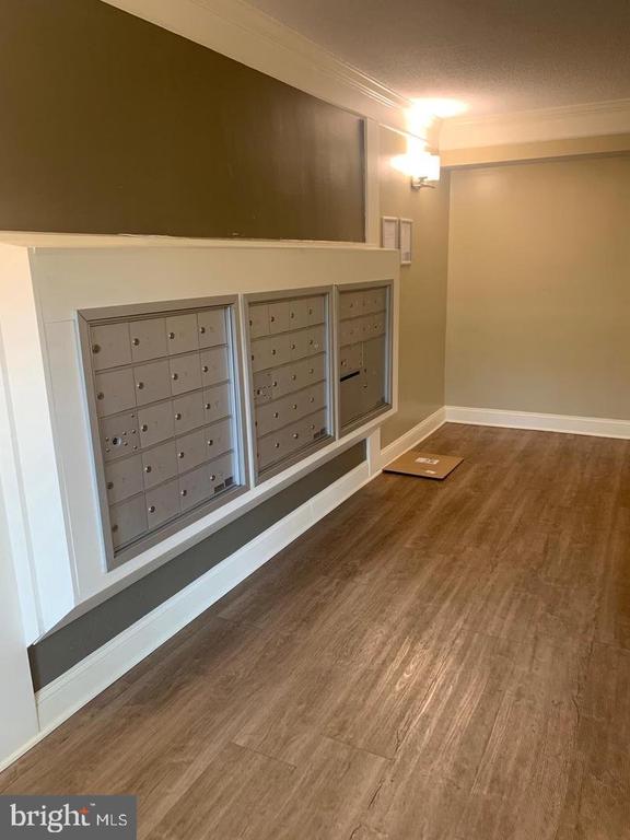7700 Tremayne Pl #105, Mclean, VA 22102