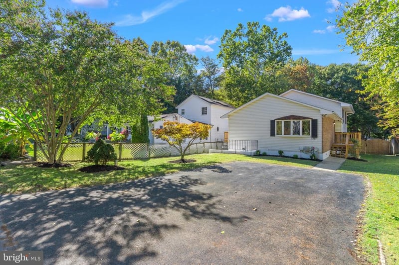 8121 Elizabeth Rd, Pasadena, MD 21122