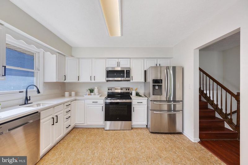8121-A Elizabeth Rd, Pasadena, MD 21122