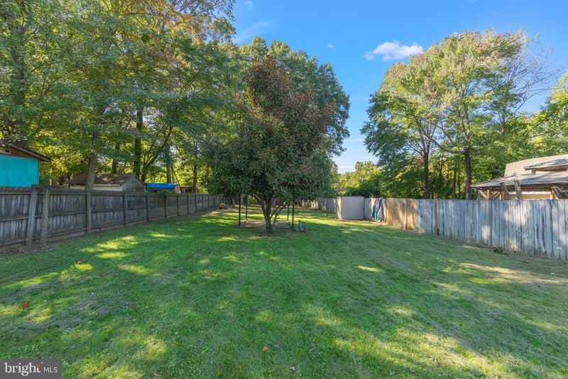 8121 Elizabeth Rd, Pasadena, MD 21122