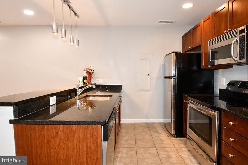 343 Cedar St NW #12, Washington, DC 20012