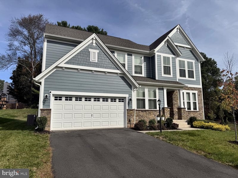 9428 Deschamp Ct, Manassas, VA 20112