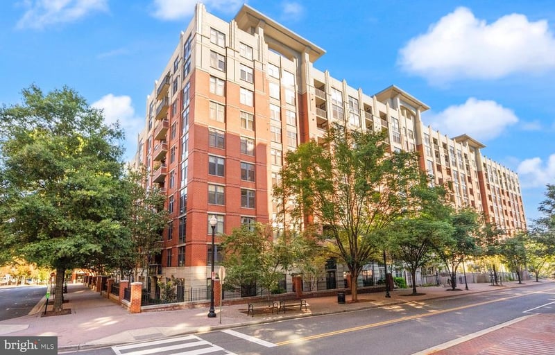 1021 N Garfield St #141, Arlington, VA 22201