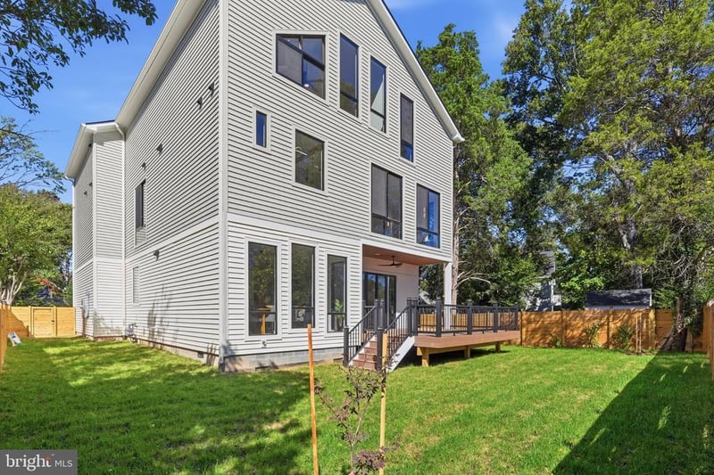 6931 Oak Ridge Rd, Falls Church, VA 22042