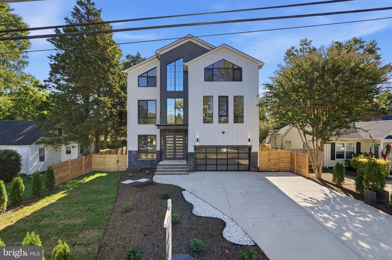 6931 Oak Ridge Rd, Falls Church, VA 22042