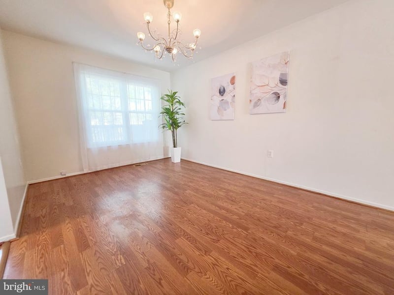 4 Narrowleaf Ct, Gaithersburg, MD 20878