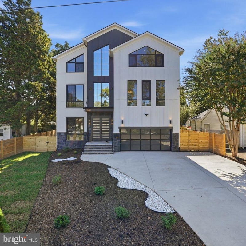 6931 Oak Ridge Rd, Falls Church, VA 22042