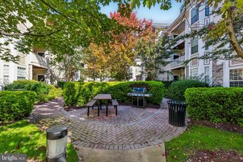 507 Sunset View Ter SE #104, Leesburg, VA 20175