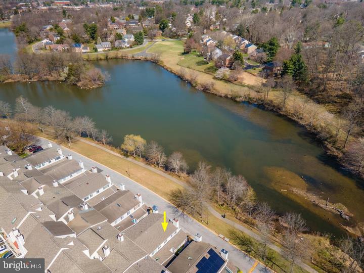 9804 Islandside Dr, Gaithersburg, MD 20886