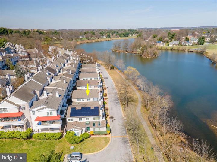 9804 Islandside Dr, Gaithersburg, MD 20886