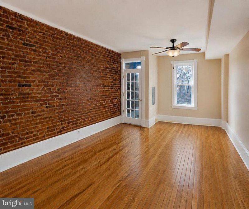 240 14th St NE, Washington, DC 20002