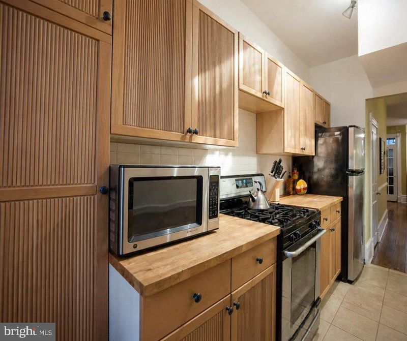 240 14th St NE, Washington, DC 20002