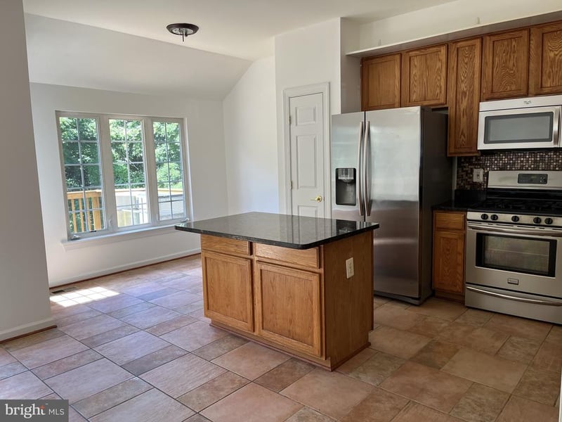 14118 Madrigal Dr, Woodbridge, VA 22193