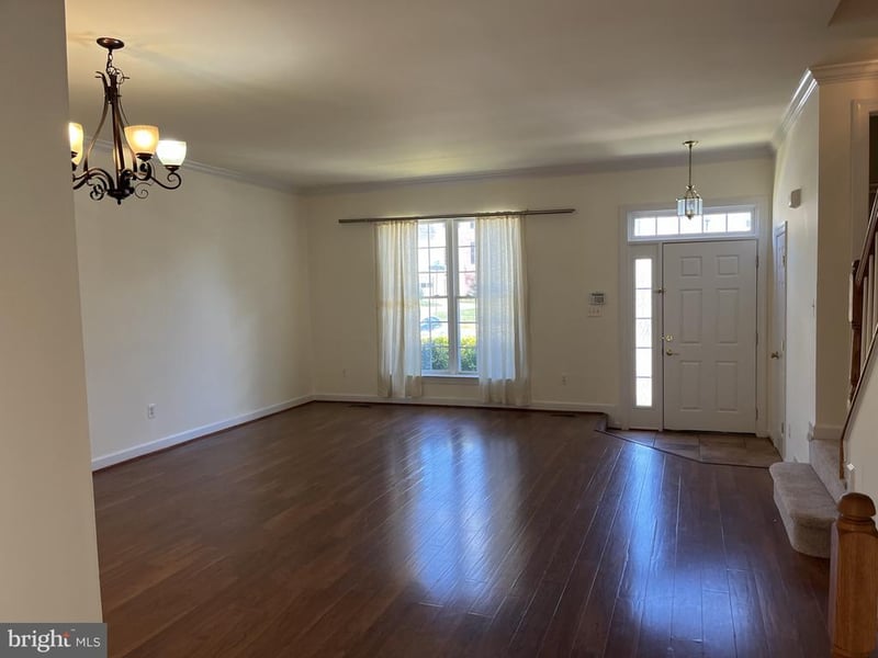 14118 Madrigal Dr, Woodbridge, VA 22193