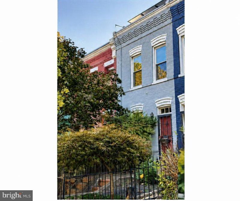 240 14th St NE, Washington, DC 20002