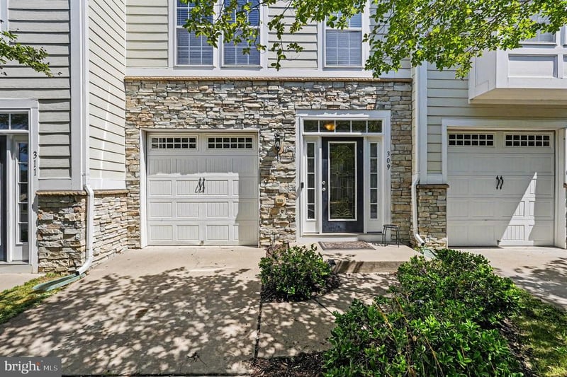 309 Monroe Point Dr, Colonial Beach, VA 22443