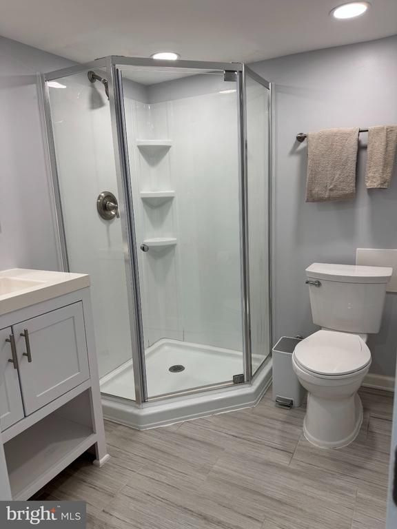 215 Sycamore Rd, Linthicum Heights, MD 21090