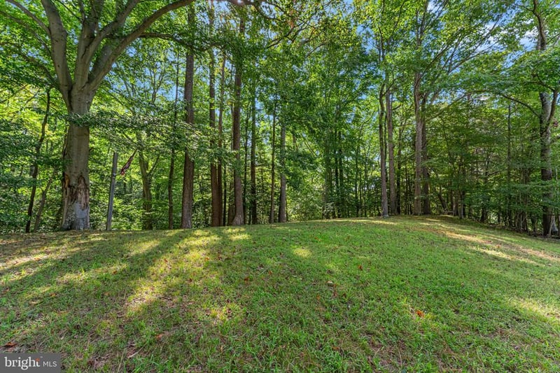 275 Castle Dr, Montross, VA 22520