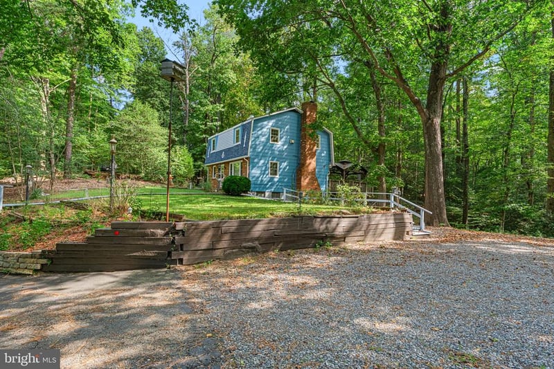 275 Castle Dr, Montross, VA 22520