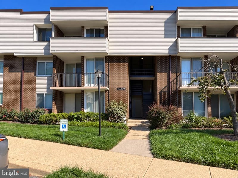 10200 Prince Pl #206, Upper Marlboro, MD 20774