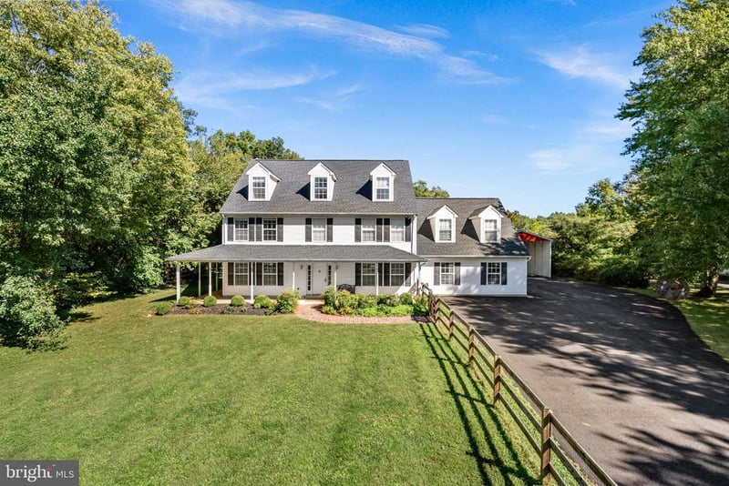 19091 Youngs Cliff Rd, Sterling, VA 20165