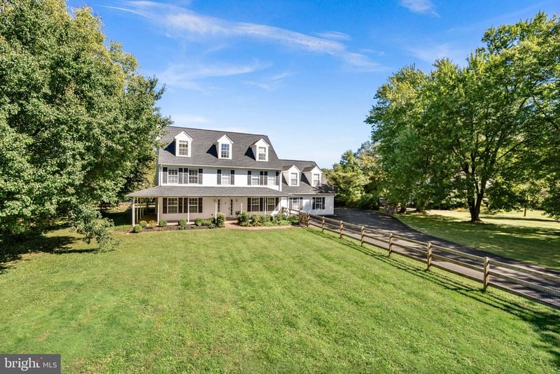 19091 Youngs Cliff Rd, Sterling, VA 20165