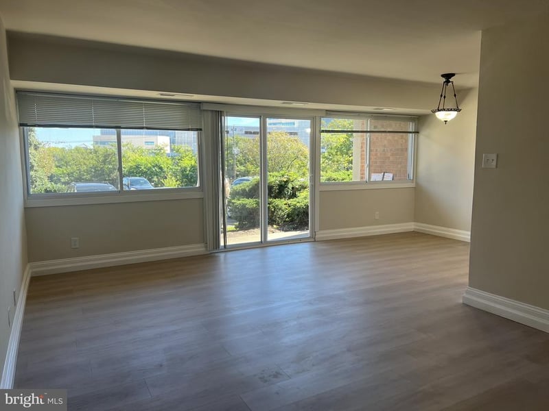 5831 Quantrell Ave #T-7, Alexandria, VA 22312