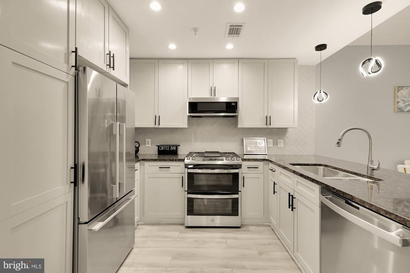 820 N Pollard St #210, Arlington, VA 22203
