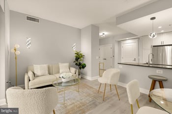 820 N Pollard St #210, Arlington, VA 22203