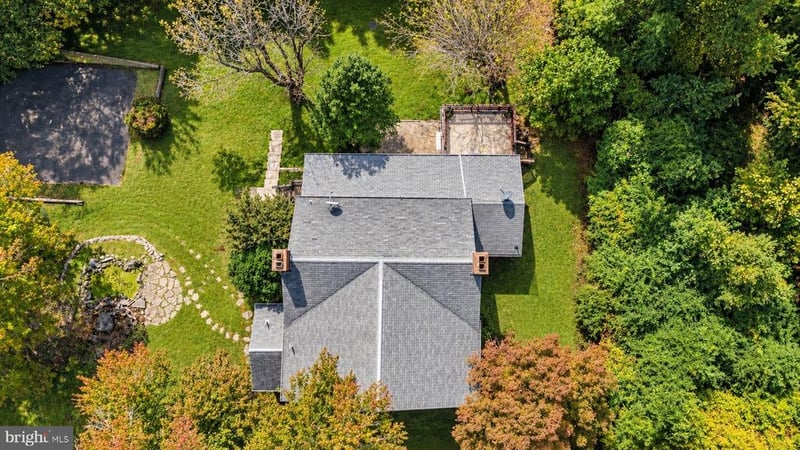 1295 Colvin Forest Dr, Vienna, VA 22182