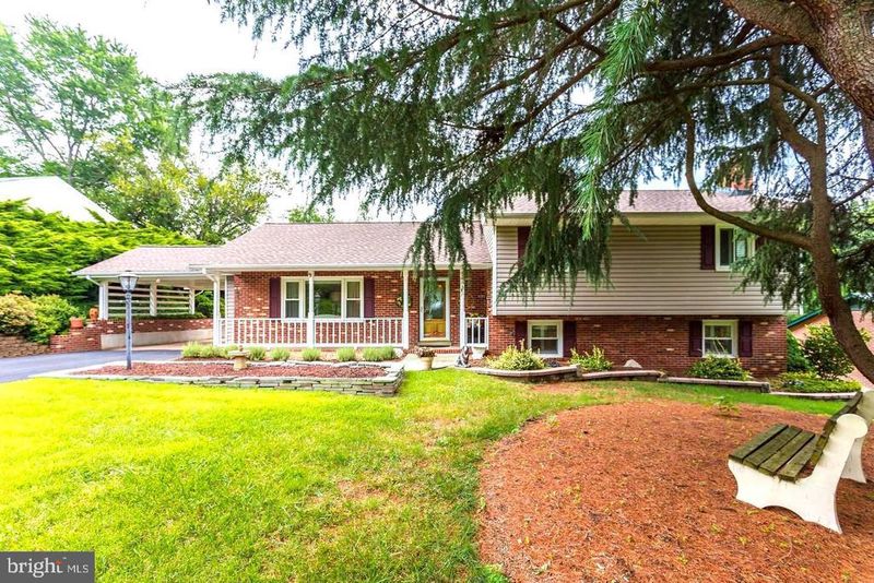 305 Ridgemore St, Fredericksburg, VA 22405