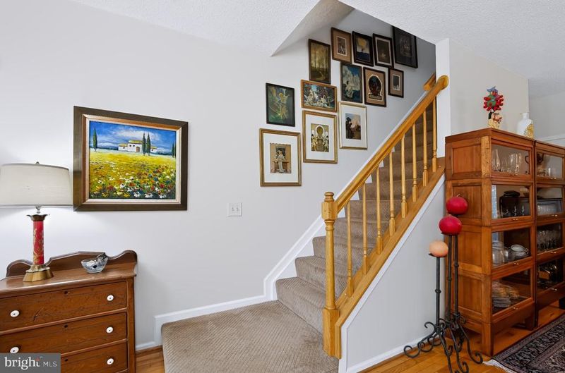 7227 Stover Ct, Alexandria, VA 22306