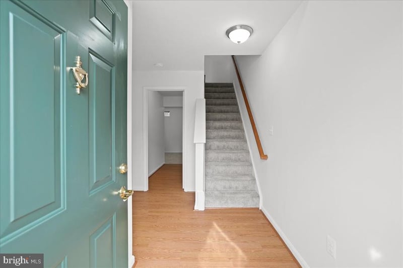 522 Lilac Ter NE, Leesburg, VA 20176