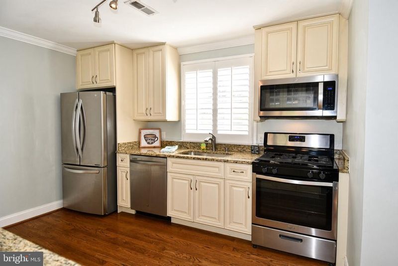 2908 Hickory St, Alexandria, VA 22305