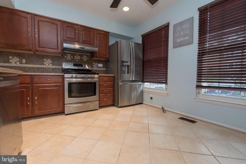12 Cinzano Ct, Gaithersburg, MD 20878