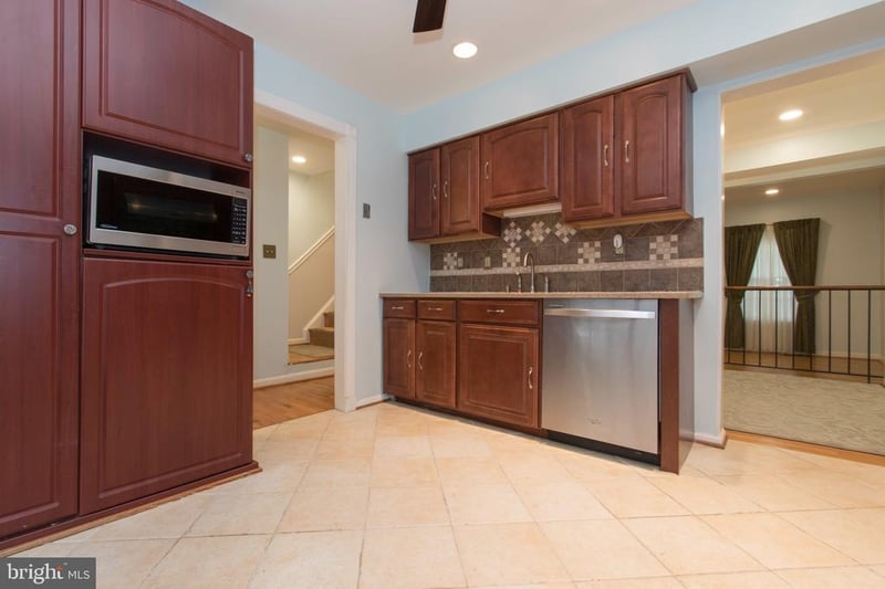 12 Cinzano Ct, Gaithersburg, MD 20878