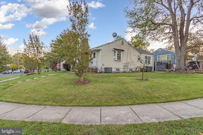 6306 Balfour Dr, Hyattsville, MD 20782