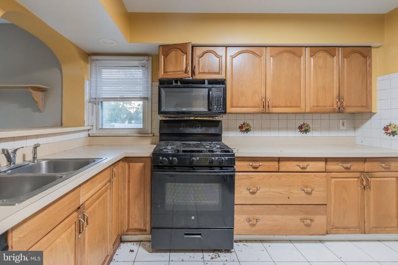 6306 Balfour Dr, Hyattsville, MD 20782