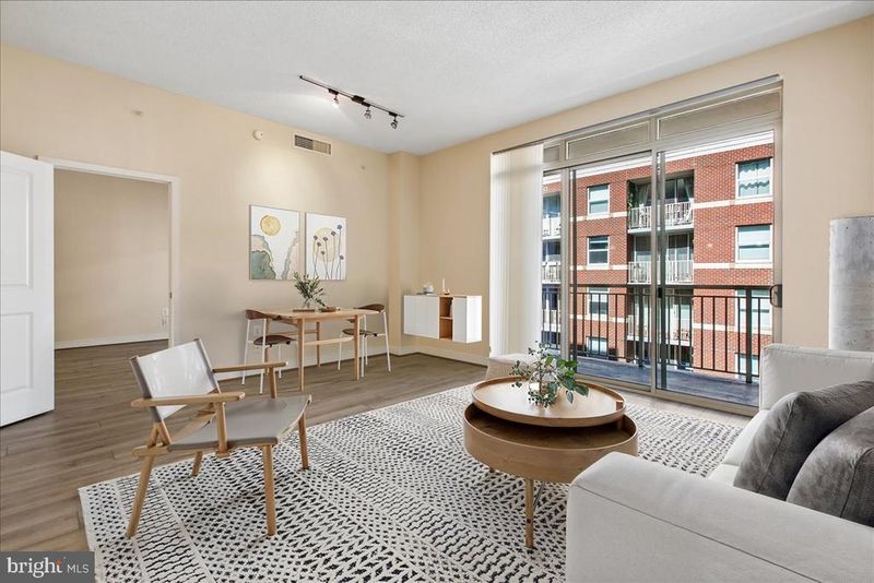 820 N Pollard St #612, Arlington, VA 22203