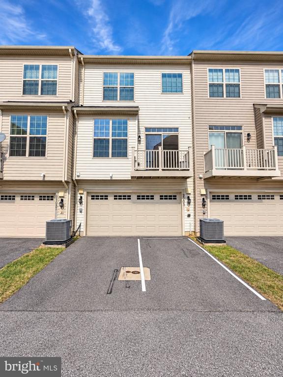 9505 Smithview Pl, Lanham, MD 20706