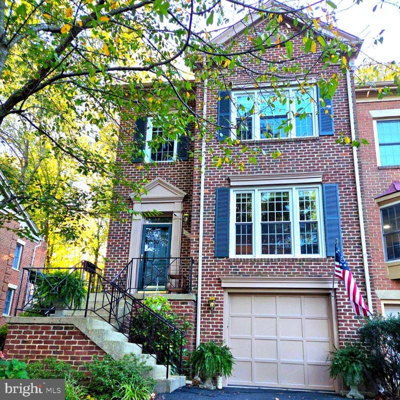 6352 Tisbury Dr, Burke, VA 22015