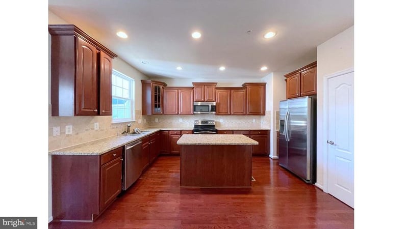 7165 Hummingbird Dr, Glen Burnie, MD 21060