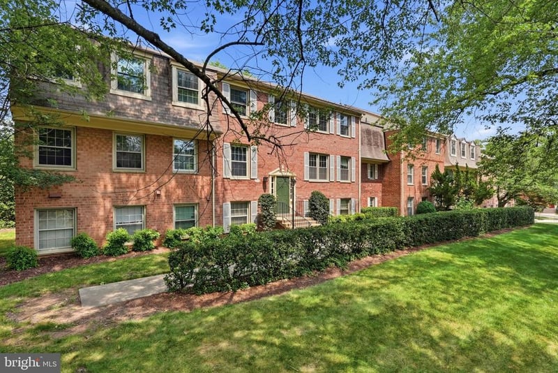 5976 Westchester Park Dr #5976 T-1, College Park, MD 20740