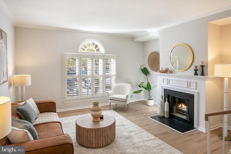 945 N Pitt St, Alexandria, VA 22314