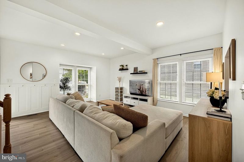 43179 Gatwick Sq, Ashburn, VA 20147