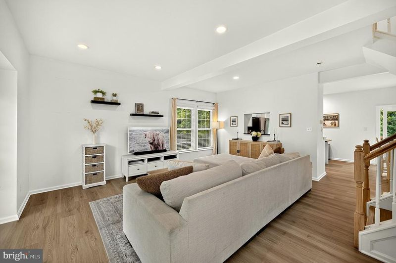 43179 Gatwick Sq, Ashburn, VA 20147