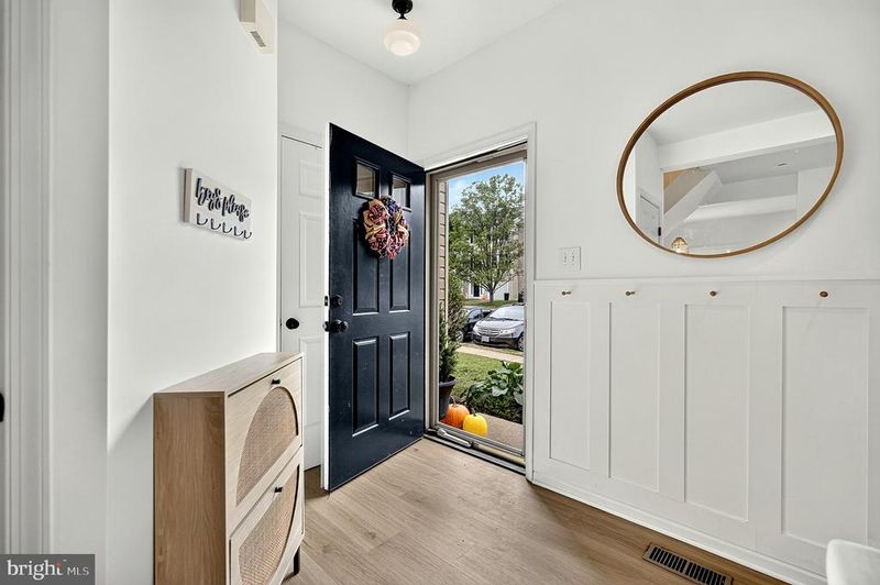 43179 Gatwick Sq, Ashburn, VA 20147